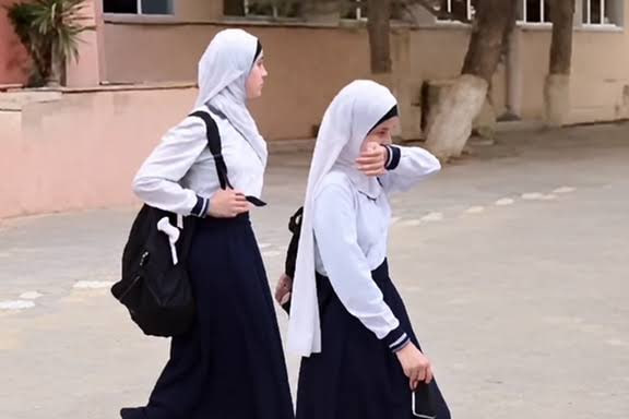اعتراضها به محدودیتهای حجاب در مدارس جمهوری آذربایجان
