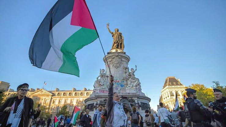 پرچم فلسطین در اعتراضات اروپا؛ فراتر از مطالبات اقتصادی و اجتماعی