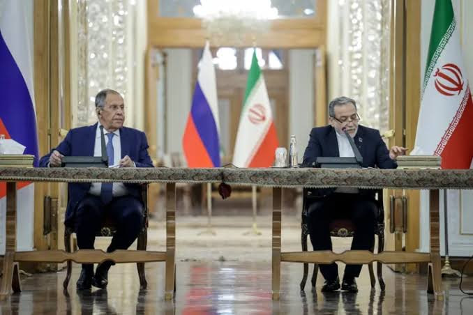 ایران و روسیه بر حل تنش‌های افغانستان و پاکستان از راه دیپلوماسی تأکید کردند