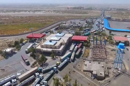 تردد موترهای ترانزیتی در گذرگاه پل ابریشم نیمروز ۲۴ ساعته شد
