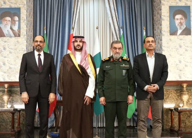 دبیر شورای عالی امنیت ملی ایران: امنیت منطقه باید بدون مداخله خارجی تأمین شود