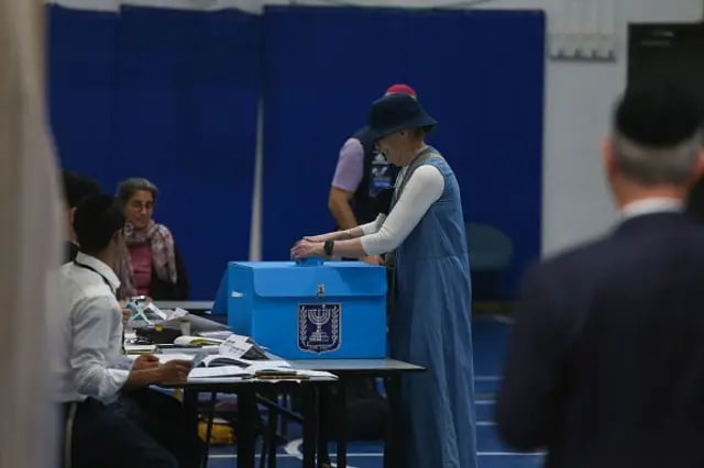 نتانیاهو از حضور گسترده رأیدهندگان عرب در مراکز رأیگیری انتقاد کرد